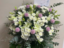 Load image into Gallery viewer, Deepest Condolence Flower Stand