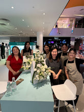 Load image into Gallery viewer, Floral Creations Workshop