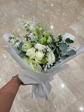 Load image into Gallery viewer, Floral Creations Workshop