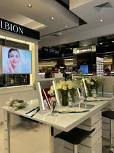 Load image into Gallery viewer, Floral Creations Workshop
